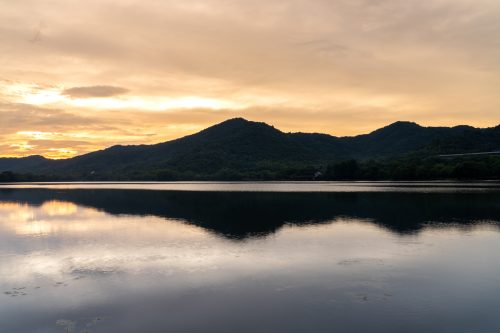 湘湖一景 A view of Xianghu Lake